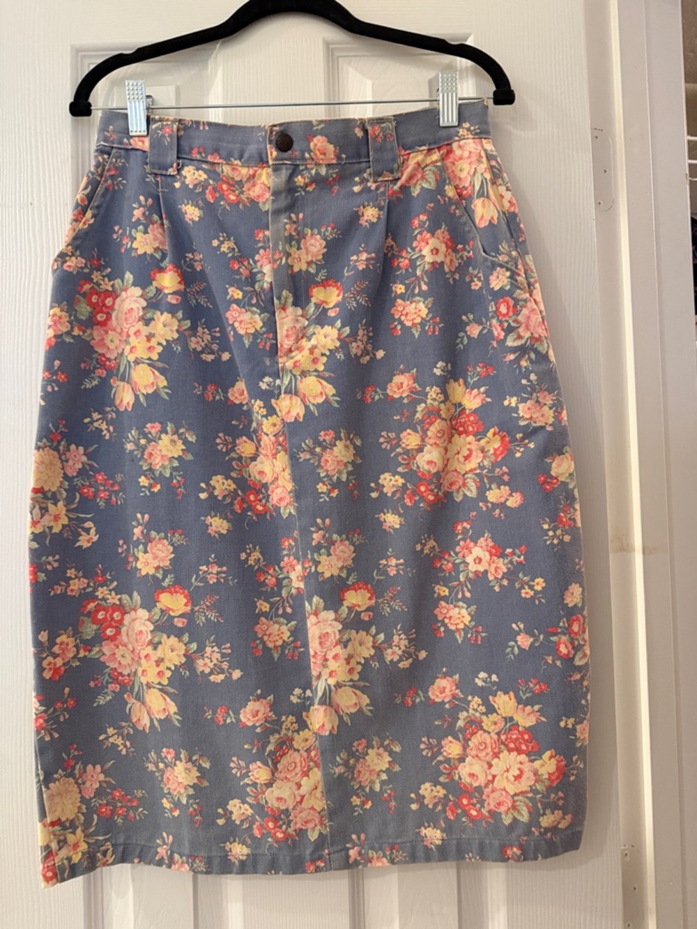 Vintage Floral Pencil Skirt in Dusty Blue